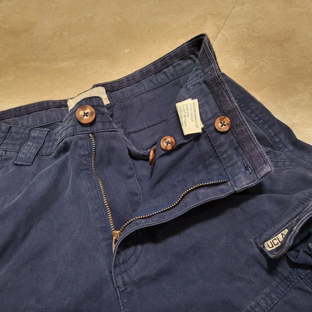 UCLA University Los Angeles California Mens Size 30 Chino‎ Navy Cotton Shorts